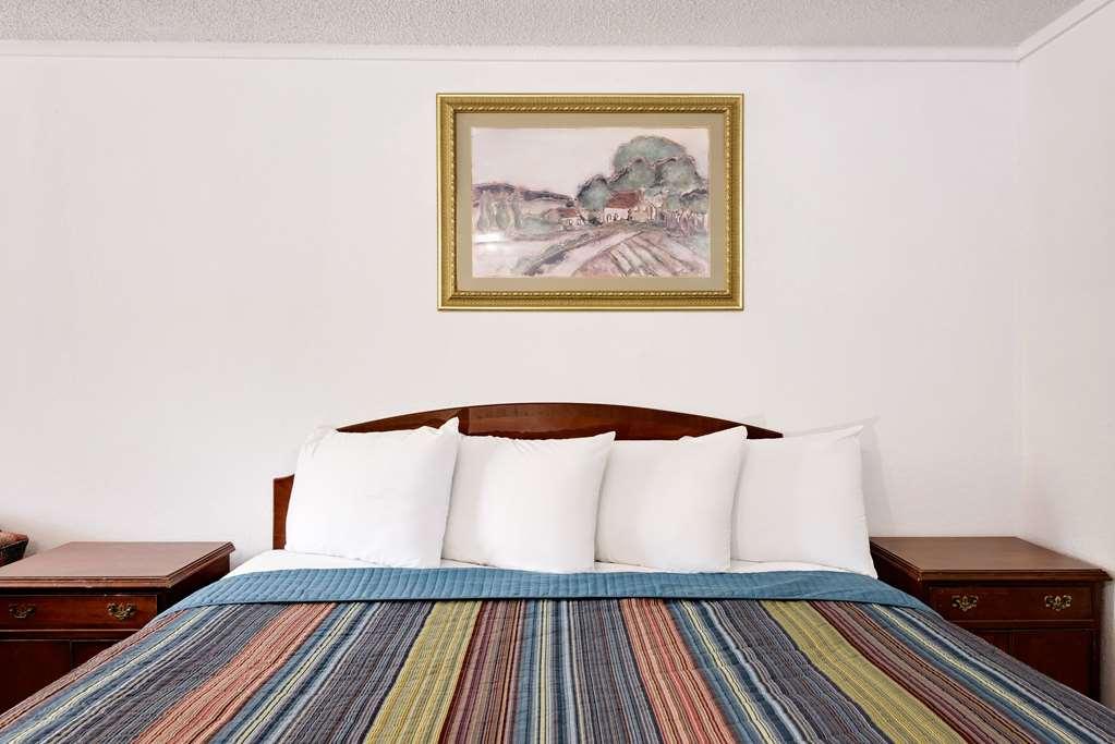 Knights Inn Cleveland/Macedonia Kamer foto